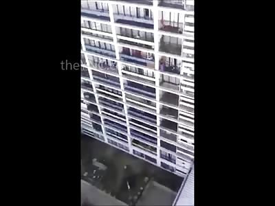 (New) Depressive Woman Commits Suicide Jumping From Her Apartment Building