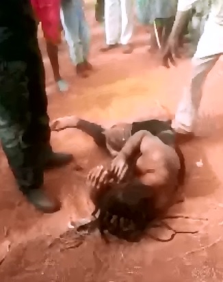 Police Rescue a Rapist in the Nick of the Time before Death 