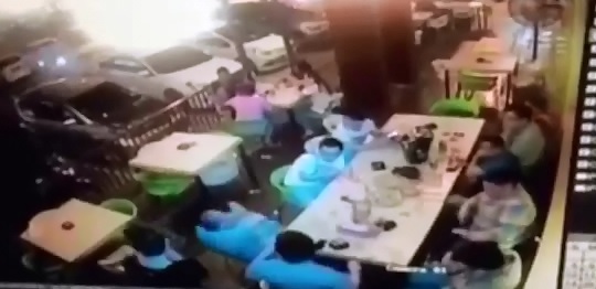 Sopranos Style Execution shows Man killed with Bullet to the Neck while Out to Dinner 