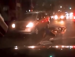 Motorcyclist is Busted Texting WHILE Riding his Cycle on the Road