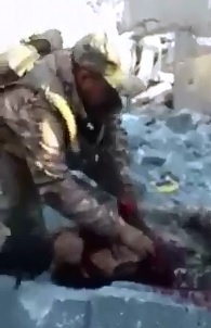 Better Quality Version of Brutal Bloody Beheading in the middle of Battle..Knife gets Stuck in the Neck 