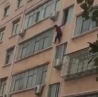 Woman Commits Suicide Jumping from Building in Front of Many Watching (New) 