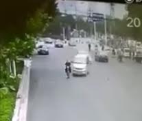 Rider is run over and then stabbed to death in broad daylight - cctv + some aftermath