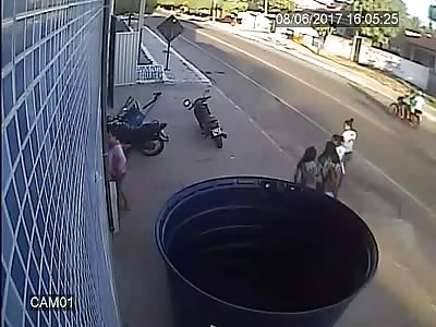 Group of Schoolgirls Meet Stupid Driver 