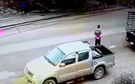 Sad Video shows Man say Goodbye to his Friend then end his Life by Suicide 