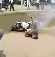 Disturbing Video shows Father and Son being Continuously Electrocuted to Death as No One can Help Them 