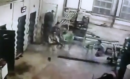 Iraqi paramilitary coalition Executes 3 Men with AR-15 during Invasion 