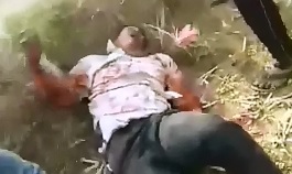 2 Kidnappers are being Beaten to Death by Angry Townsfolk 