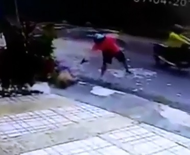 Another Helmet Wearing murderer Executes Man Point Blank 