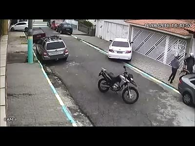 Brazilian Police Officer Dies in Stick-Up...One of the Robbers Also Dies 