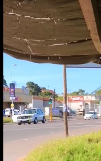 Man Decides to End it with Pistol to the Head as he Waits for Cops 