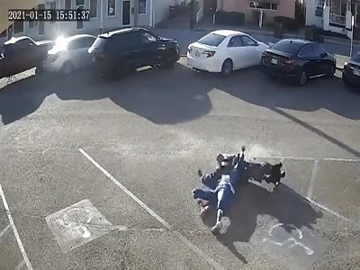 COP SHOOTS PERP WHILE RUNNING BACKWARDS