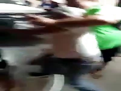 Two stupid mexicans fighting over whos gonna build the wall