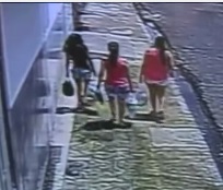 Asshole Douses his ex-Wife with Acid on Street