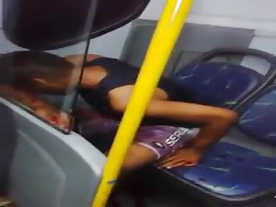 2 Robbers Shot by Off Duty Cop inside Bus, one dead