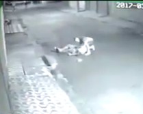 Teenager is killed by thug during robbery