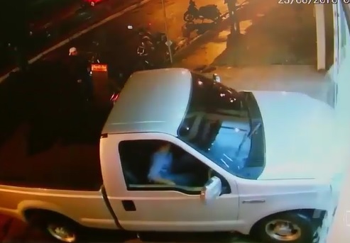 Dude Loses His Mind After Waitress Won't Sell Him Beer.