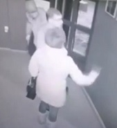 Teamwork... Sneaky Fuck Stabs Dude While his Bitch Argues with Him