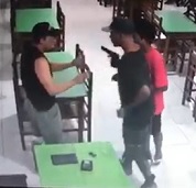 Off-Duty Cop With his Hands in the Air Shot Dead Anyway by Thugs