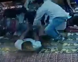 Dude Stabbed to Death in Store