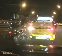 Dashcam Catches Bike Crash