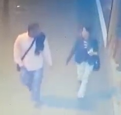 DAMN! Asshole Brutally Attacks His Girlfriend 