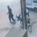 Brave Bank Guard Kill 2 Thieves And Save's Robbery In Karachi