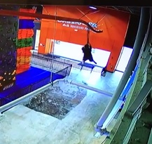No Spiderman: Kid Has Horrific Fall of Zipline.