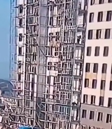 Scaffolding Collapse .. Bad Day at Work