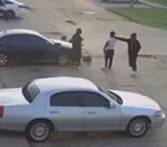 Walk Up Assassin Kills 2 in Broad Daylight (USA)