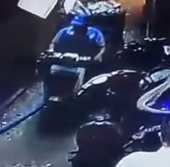 Heavyweight on a Moped =Daytime Sizzle