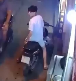 Shitty Thief Gets Instant Justice.