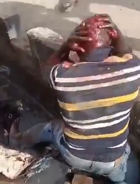 Undecover Cop Stoned to Death in a Gutter by Mob 