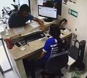 Homeless Man Stabs Girl Who Pepper Sprayed Him During Robbery.