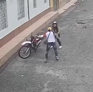 Scumbag Stops Bike to Beats His Girlfriend.