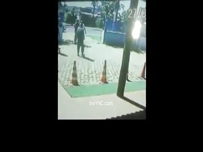 Man Armed With Machetes Attacked Police And Receives 3 Shots