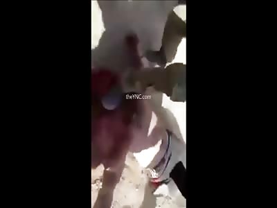 Syrian Soldiers Kicked Break Head A Member Daesh