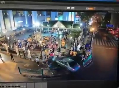 Woman Driver Suffers A Heart Attack And Kills Several People