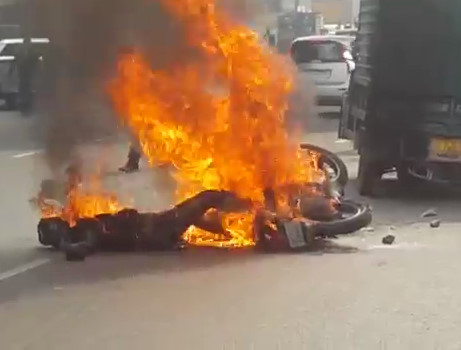 The Motorcyclist  Burned Ffter Crashing Into A Van