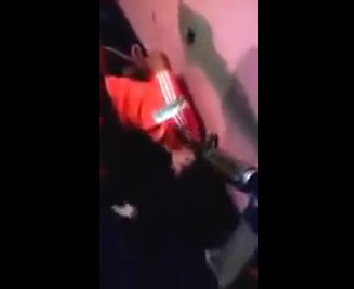 (OTHER VERSION)Comando Vermelho Execution With Machine Gun And Pistol To A Rival Member