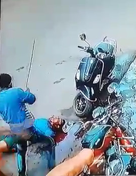 BRUTAL MURDER : Man Viciously Hacked to Death by Group Armed with Swords and Sticks