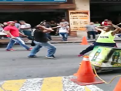 Man Stabbed in His Chest Continues to Fight Before Collapsing and Dying