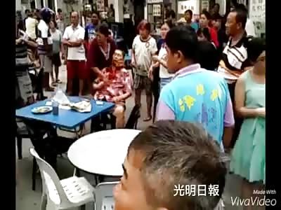 KNIFE STILL STUCKED IN THE BACK OF SERIOUSLY INJURED MAN 