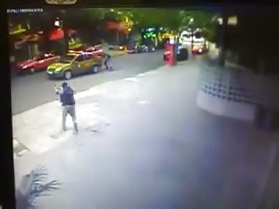 POLICE KILL BANDITS AFTER CHASE- ANOTHER ANGLE