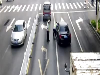 DRUNK DRIVER PASSES RED LIGHT , RAMS SIX VEHICLES