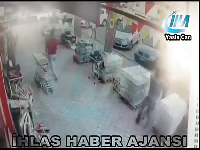 FIVE INJURED IN FIGHT WITH BATS AND MACHETE