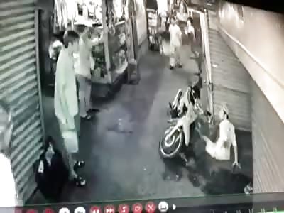 WATCH THIS GUY BEING SAVAGELY STABBED