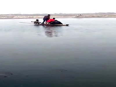 4 PEOPLE DEAD WHEN BOAT OVERTURNS IN RIVER