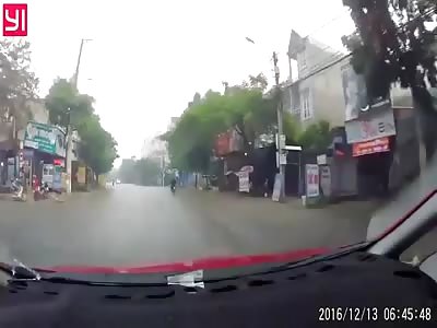 ESTREME NEAR DEATH ACCIDENT DUE TO A STUPID BIKE RIDER