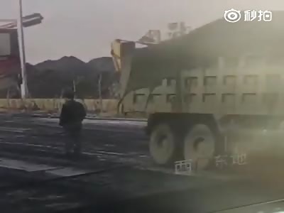 SHOCKING: WATCH MAN'S INTESTINES POPPING OUT WHILE TRUCK PASS OVER HIS BODY